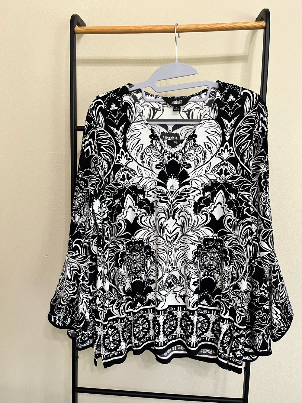 Slim Factor Bell Sleeve V-Neck Blouse NWT Small